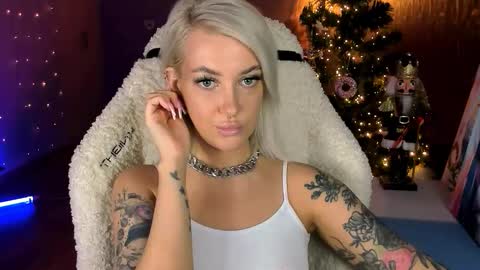 Snapshot of tykioty_miley chatting on 12, 1, 2026 Miley online show from 12, 1, 2026