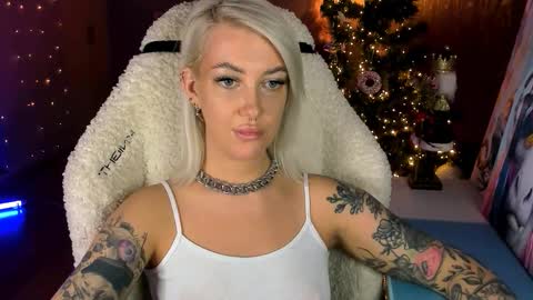 Snapshot of tykioty_miley chatting on 15, 1, 2026 Miley online show from 15, 1, 2026