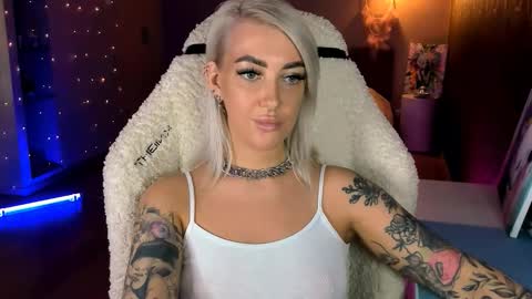 Snapshot of tykioty_miley chatting on 5, 3, 2026 Miley online show from 5, 3, 2026