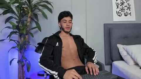 Tyler Fox online show from 30, 4, 2026