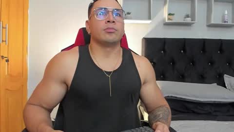 tyler_hank1 online show from 27, 3, 2026