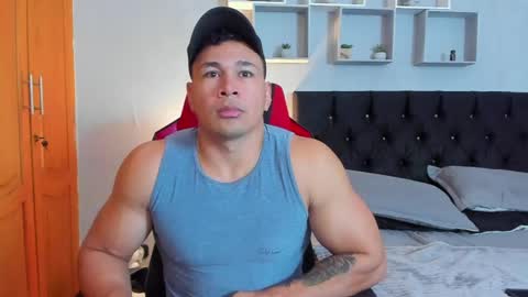 tyler_hank1 online show from 25, 4, 2026