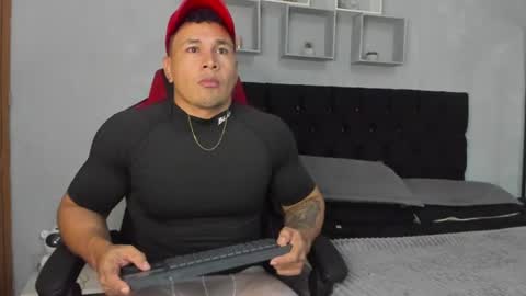 tyler_hank1 online show from 29, 7, 2026