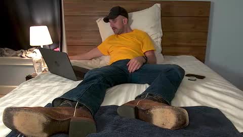 Snapshot of tylerlogan813 chatting on 13, 9, 2025 TylerLogan813 online show from 13, 9, 2025