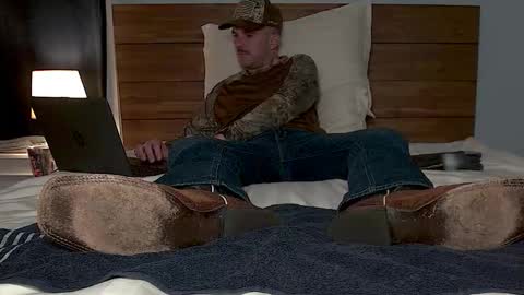 Snapshot of tylerlogan813 chatting on 1, 11, 2025 TylerLogan813 online show from 1, 11, 2025