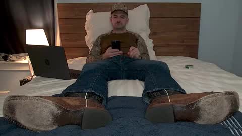 Snapshot of tylerlogan813 chatting on 8, 11, 2025 TylerLogan813 online show from 8, 11, 2025