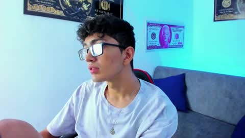   online show from 4, 2, 2025