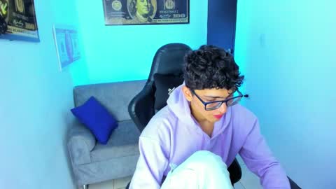   online show from 12, 2, 2025