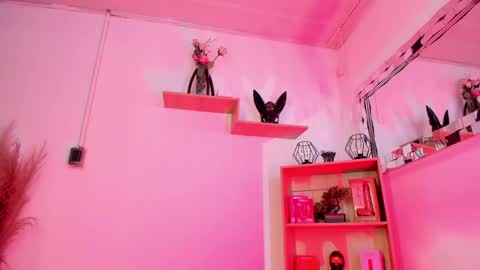 Snapshot of tylla__ chatting on 17, 5, 2026 tylla__ online show from 17, 5, 2026