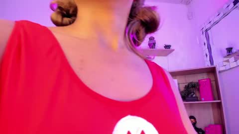 Snapshot of tylla__ chatting on 24, 5, 2026 tylla__ online show from 24, 5, 2026