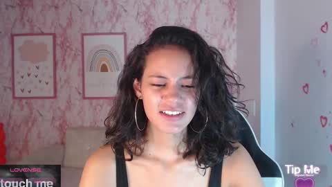 Snapshot of tyna_ch chatting on 28, 2, 2025 TYNA online show from 28, 2, 2025