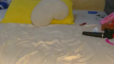 tynniee online show from 21, 4, 2026