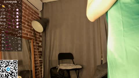 Snapshot of tyty_pupu chatting on 3, 12, 2024 Christine 3 Next broadcast tomorrow at 2100 GMT 5 online show from 3, 12, 2024