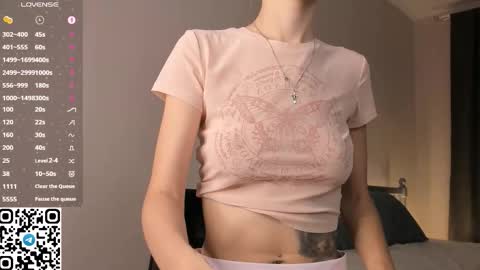 Snapshot of tyty_pupu chatting on 10, 9, 2025 Christine 3 Next broadcast tomorrow at 2100 GMT 5 online show from 10, 9, 2025