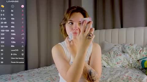 Snapshot of udeleclive chatting on 13, 10, 2025 Polly online show from 13, 10, 2025