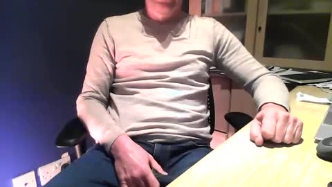 Snapshot of ukshowall chatting on 27, 12, 2024 mark online show from 27, 12, 2024