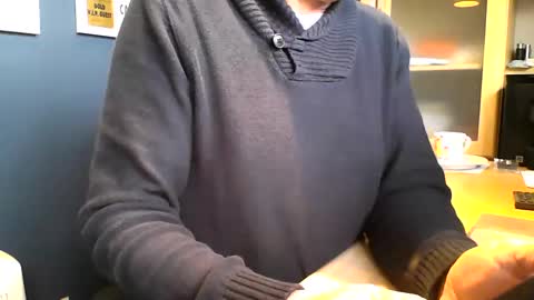 Snapshot of ukshowall chatting on 12, 1, 2026 mark online show from 12, 1, 2026