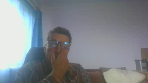 Snapshot of ulmeni4 chatting on 24, 10, 2025 ulmeni4 online show from 24, 10, 2025