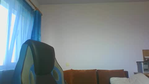 Snapshot of ulmeni4 chatting on 8, 11, 2025 ulmeni4 online show from 8, 11, 2025