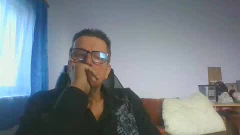 Snapshot of ulmeni4 chatting on 20, 11, 2025 ulmeni4 online show from 20, 11, 2025