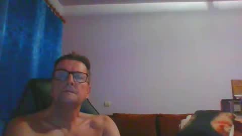 Snapshot of ulmeni4 chatting on 23, 11, 2025 ulmeni4 online show from 23, 11, 2025