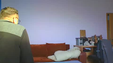 Snapshot of ulmeni4 chatting on 17, 12, 2025 ulmeni4 online show from 17, 12, 2025