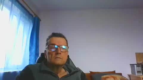 Snapshot of ulmeni4 chatting on 21, 12, 2025 ulmeni4 online show from 21, 12, 2025