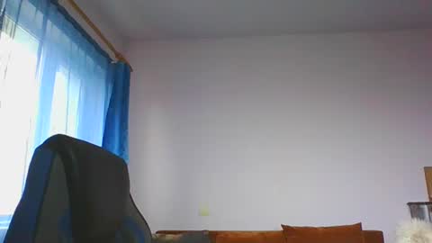 Snapshot of ulmeni4 chatting on 22, 12, 2025 ulmeni4 online show from 22, 12, 2025