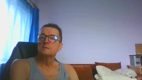 Snapshot of ulmeni4 chatting on 6, 1, 2026 ulmeni4 online show from 6, 1, 2026