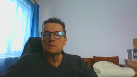Snapshot of ulmeni4 chatting on 7, 1, 2026 ulmeni4 online show from 7, 1, 2026