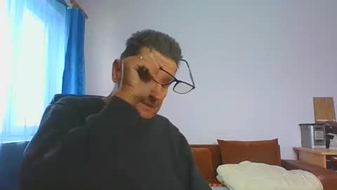 Snapshot of ulmeni4 chatting on 8, 1, 2026 ulmeni4 online show from 8, 1, 2026