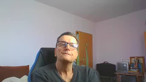 Snapshot of ulmeni4 chatting on 9, 1, 2026 ulmeni4 online show from 9, 1, 2026