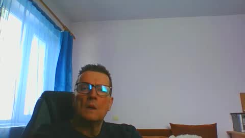 Snapshot of ulmeni4 chatting on 15, 1, 2026 ulmeni4 online show from 15, 1, 2026