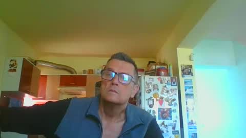 ulmeni4 online show from 10, 4, 2026