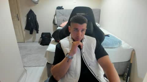 Snapshot of ulxer chatting on 26, 9, 2025 hi im mike tyson - online show from 26, 9, 2025