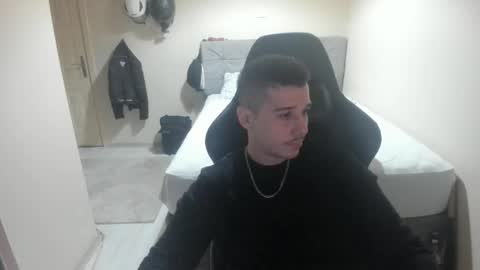 Snapshot of ulxer chatting on 7, 11, 2025 hi im mike tyson - online show from 7, 11, 2025