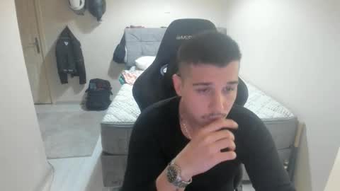 Snapshot of ulxer chatting on 13, 11, 2025 hi im mike tyson - online show from 13, 11, 2025