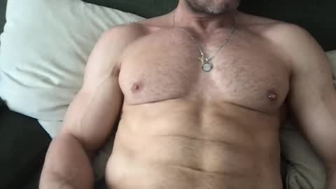 Um CM online show from 28, 4, 2026