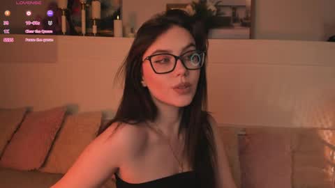 Una  online show from 4, 4, 2026