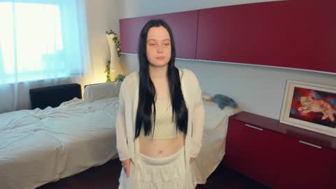 Lyna online show from 5, 3, 2026