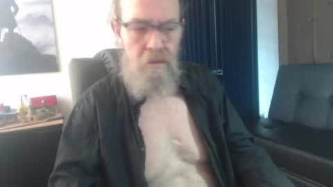 Uncle Hottie online show from 28, 7, 2026