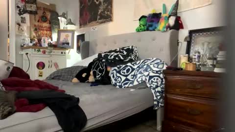 Snapshot of uncle_seabiscuit chatting on 16, 3, 2026 Chris online show from 16, 3, 2026