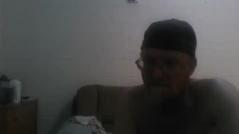 Snapshot of unclemuff chatting on 29, 11, 2025 unclemuff online show from 29, 11, 2025