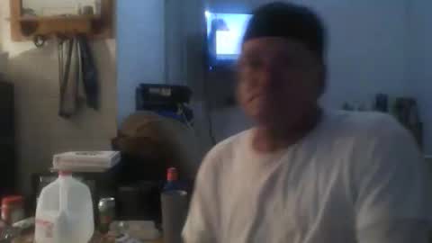 Snapshot of unclemuff chatting on 25, 2, 2026 unclemuff online show from 25, 2, 2026