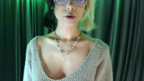 unforgettablehelen online show from 22, 5, 2026