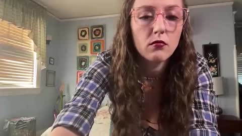 Snapshot of unicornfairy55 chatting on 7, 6, 2026 Lola Moonstone online show from 7, 6, 2026