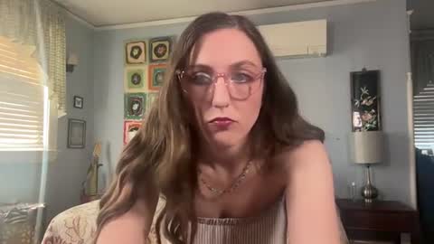 Lola Moonstone online show from 21, 6, 2026