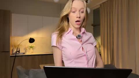 UnnaBella online show from 20, 6, 2026