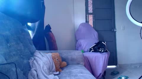 Snapshot of unu_nai chatting on 16, 11, 2025 new INSTA online show from 16, 11, 2025