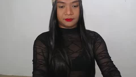 ur_hotcarla online show from 27, 1, 2025